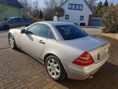 Gebraucht Mercedes SLK230 194 PS (142 kW) 1997 Silber Cabrio