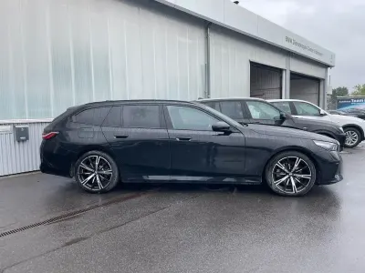 Gebraucht BMW 520 M Sport 197 PS (144 kW) 2025 Schwarz Limousine