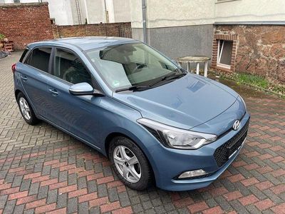 Gebraucht Hyundai i20 Trend 84 PS (61 kW) 2017 Blau Limousine