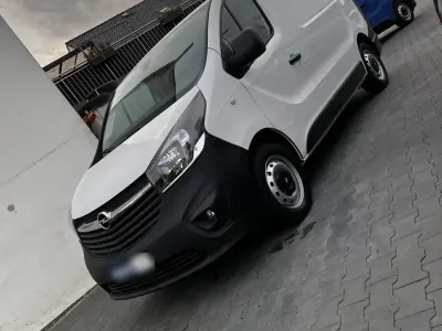 Gebraucht Opel Vivaro 120 PS (88 kW) 2018 Weiß Van / Kleinbus