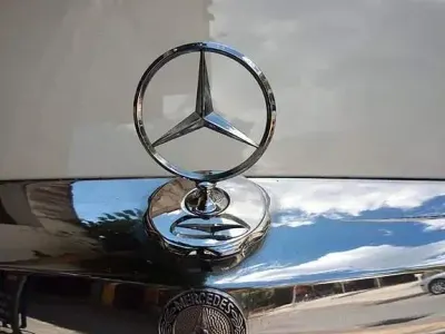 Używany Mercedes 200/8 95 KM (69 kW) 1971 Beżowy Sedan/Limuzyna