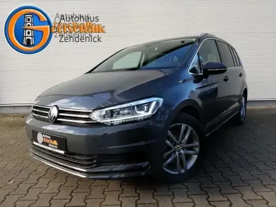 Gebraucht VW Touran Comfortline 150 PS (110 kW) 2024 Grau Van / Kleinbus