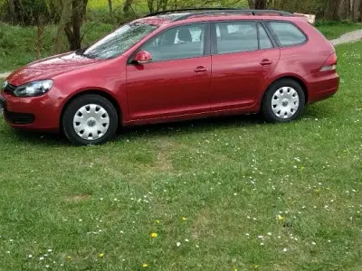 Gebraucht VW Golf VI 105 PS (77 kW) 2010 Rot Kleinwagen