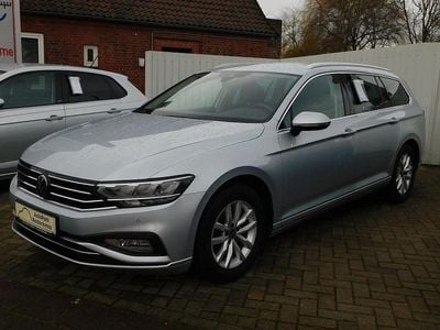 Silber Gebraucht 2023 VW Passat Kombi | 26.970 € (Etwas zu teuer)