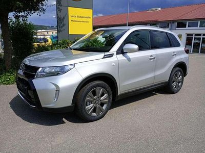 Silky silver metallic Neu 2025 Suzuki Vitara Comfort SUV | 27.990 € (Etwas zu teuer)