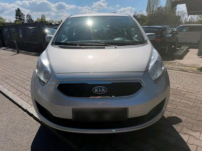 Usata Kia Venga 90 CV (66 kW) 2012 Argento Utilitaria