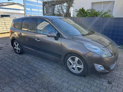 Gebraucht Renault Scénic III 150 PS (110 kW) 2009 Braun Van / Kleinbus