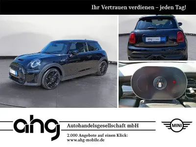Używany Mini Cooper S Classic 178 KM (130 kW) 2023 Czarny Hatchback