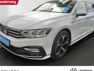 Gebraucht VW Passat R-line 150 PS (110 kW) 2024 Weiß Kombi