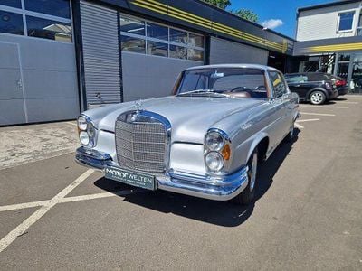 Gebraucht Mercedes 250 150 PS (110 kW) 1966 Silber Coupé