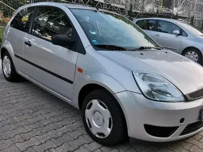 Gebraucht Ford Fiesta 68 PS (50 kW) 2005 Silber Kleinwagen