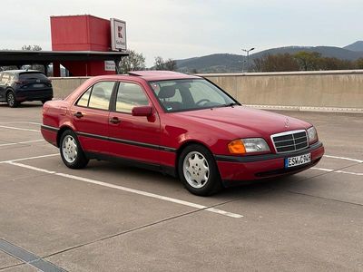 Gebraucht Mercedes C180 122 PS (89 kW) 1994 Rot Limousine