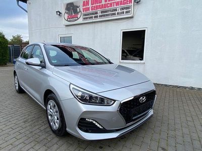Silber Gebraucht 2019 Hyundai i30 Select Limousine | 6.950 € (Fairer Preis)