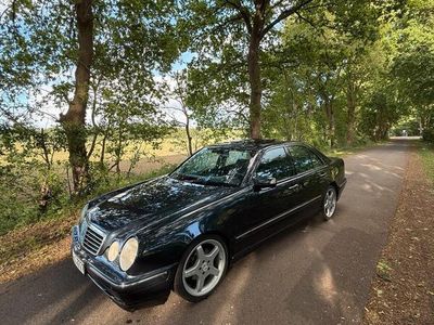 Mercedes E320