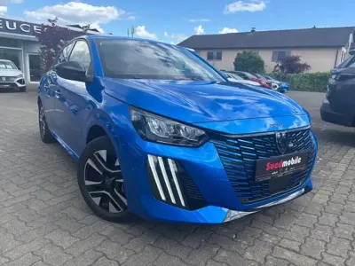 Gebraucht Peugeot e-208 Allure 114 kW (156 PS) 2025 Blau Kleinwagen