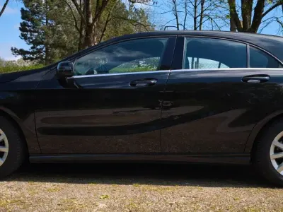 Gebraucht Mercedes A180 109 PS (80 kW) 2018 Schwarz Kleinwagen