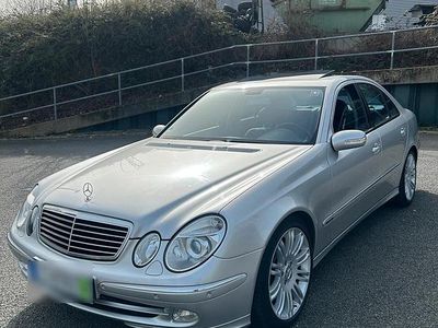 Gebraucht Mercedes E500 Avantgarde 306 PS (225 kW) 2002 Silber Limousine