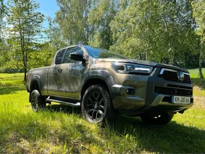 Gebraucht Toyota HiLux 204 PS (150 kW) 2022 Andere farben Pickup