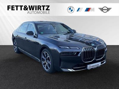 Gebraucht BMW 750e Executive 489 PS (359 kW) 2024 Sophistograu brillanteffekt metallic Limousine