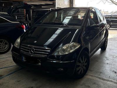 Second-hand Mercedes A150 Elegance 95 CP (69 kW) 2006 Negru Berlinǎ
