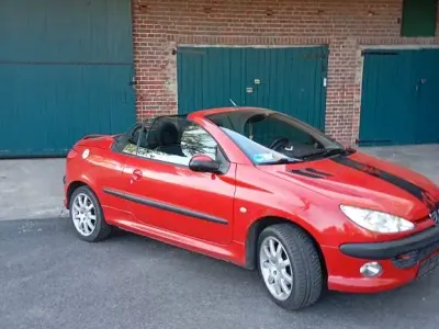 Gebraucht Peugeot 206 CC 109 PS (80 kW) 2003 Rot Cabrio
