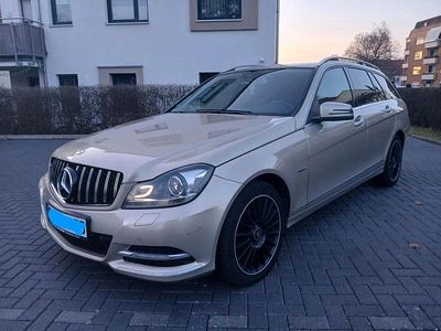 Gold Gebraucht 2011 Mercedes C200 Avantgarde Kombi | 7.499 €