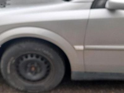 Silber Gebraucht 2005 Opel Vectra Limousine | 2.000 €