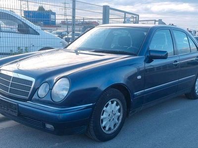 Mercedes E200