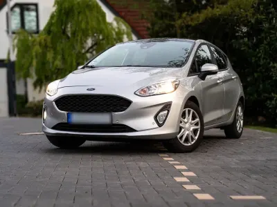 Gebraucht Ford Fiesta 101 PS (74 kW) 2018 Silber Kleinwagen