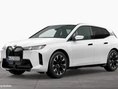 Gebraucht BMW iX M Sport 300 kW (408 PS) 2025 Weiß SUV