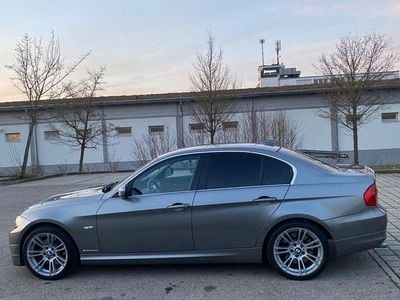 Gebraucht BMW 330 Sport Line 245 PS (180 kW) 2009 Grau Limousine