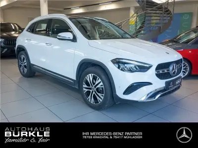 Gebraucht Mercedes GLA180 Progressive 136 PS (100 kW) 2023 Weiß SUV