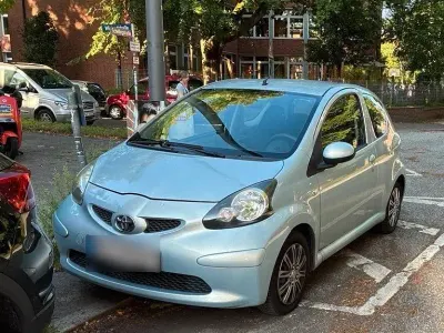 Gebraucht Toyota Aygo 67 PS (49 kW) 2006 Blau Kleinwagen