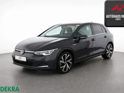 Gebraucht VW Golf VIII Style 150 PS (110 kW) 2024 Grau Limousine