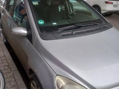 Gebraucht Mercedes B200 140 PS (102 kW) 2008 Silber Van / Kleinbus