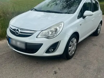 Gebraucht Opel Corsa 100 PS (73 kW) 2011 Weiß Kleinwagen