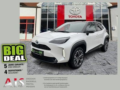 Gebraucht Toyota Yaris Hybrid Elegant 116 PS (85 kW) 2022 Platinweiss metallic, dach schwarz SUV