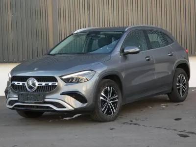 Gebraucht Mercedes GLA180 116 PS (85 kW) 2024 Mountaingrau SUV
