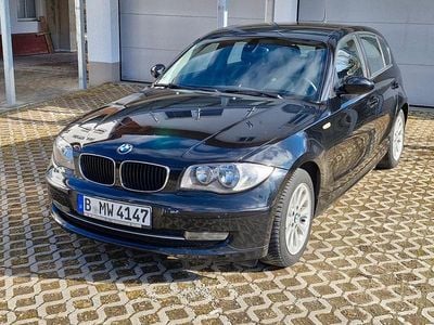 Gebraucht BMW 116 122 PS (89 kW) 2009 Schwarz Kleinwagen