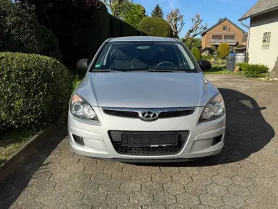 Gebraucht Hyundai i30 Edition+ 109 PS (80 kW) 2009 Silber Limousine