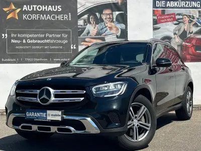 Używany Mercedes GLC400d 330 KM (242 kW) 2022 Czarny