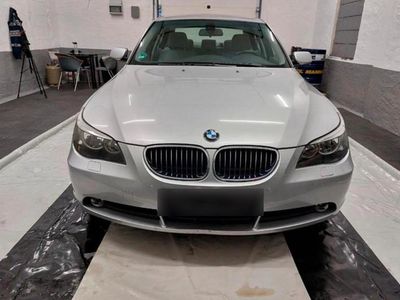 Gebraucht BMW 520 175 PS (128 kW) 2004 Silber Limousine
