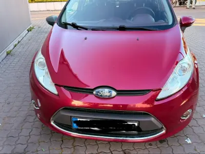 Gebraucht Ford Fiesta 82 PS (60 kW) 2010 Rot Kleinwagen