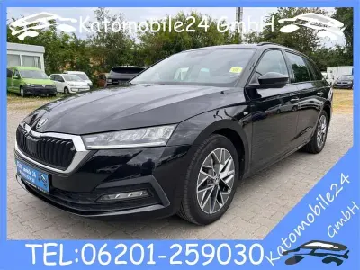 Gebraucht Skoda Octavia G-TEC Tour 131 PS (96 kW) 2023 Schwarzmagic perleffekt Kombi