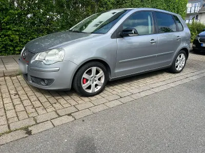 Gebraucht VW Polo Comfortline 86 PS (63 kW) 2008 Grau Kleinwagen