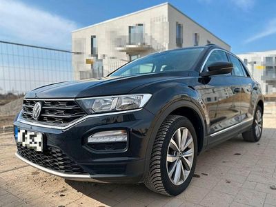 Second-hand VW T-Roc Style 150 CP (110 kW) 2021 Negru SUV