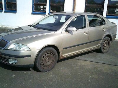Usata Skoda Octavia 102 CV (75 kW) 2006 Oro Berlina
