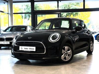 Begagnad Mini Cooper Essential 136 HK (100 kW) 2023 Svart Halvkombi