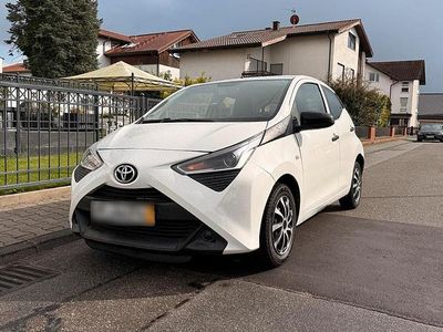 Gebraucht Toyota Aygo 72 PS (52 kW) 2019 Weiß Kleinwagen