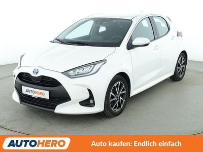 Gebraucht Toyota Yaris Hybrid Team 116 PS (85 kW) 2022 Weiß Limousine